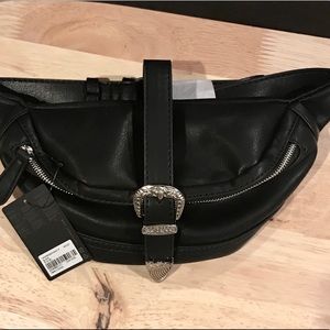 Forever 21 fanny pack